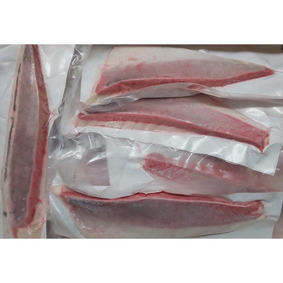 国産　養殖　ぶりロイン（皮なし又は有り）約10kg(背腹セット)kg3,600円税別　業務用　ヤヨイ　生食可　刺身用のサムネイル