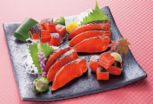 刺身 紅鮭タタ　9kg(kg4,790円税別）生食用　業務用　ヤヨイ　背のみ