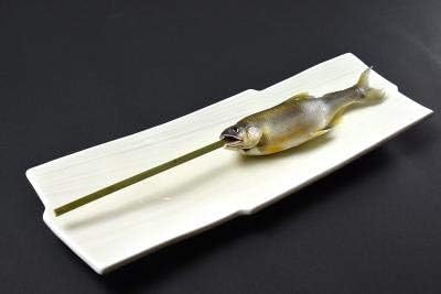 中国産　串打ち鮎　1Kg（Kg11～15尾）×10箱（箱3,850円税別）冷凍　業務用　ヤヨイ