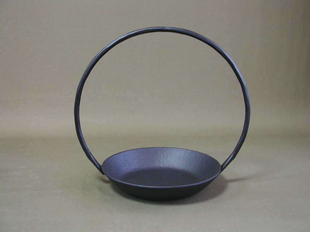 南部鉄器　鉄輪付お皿　花器