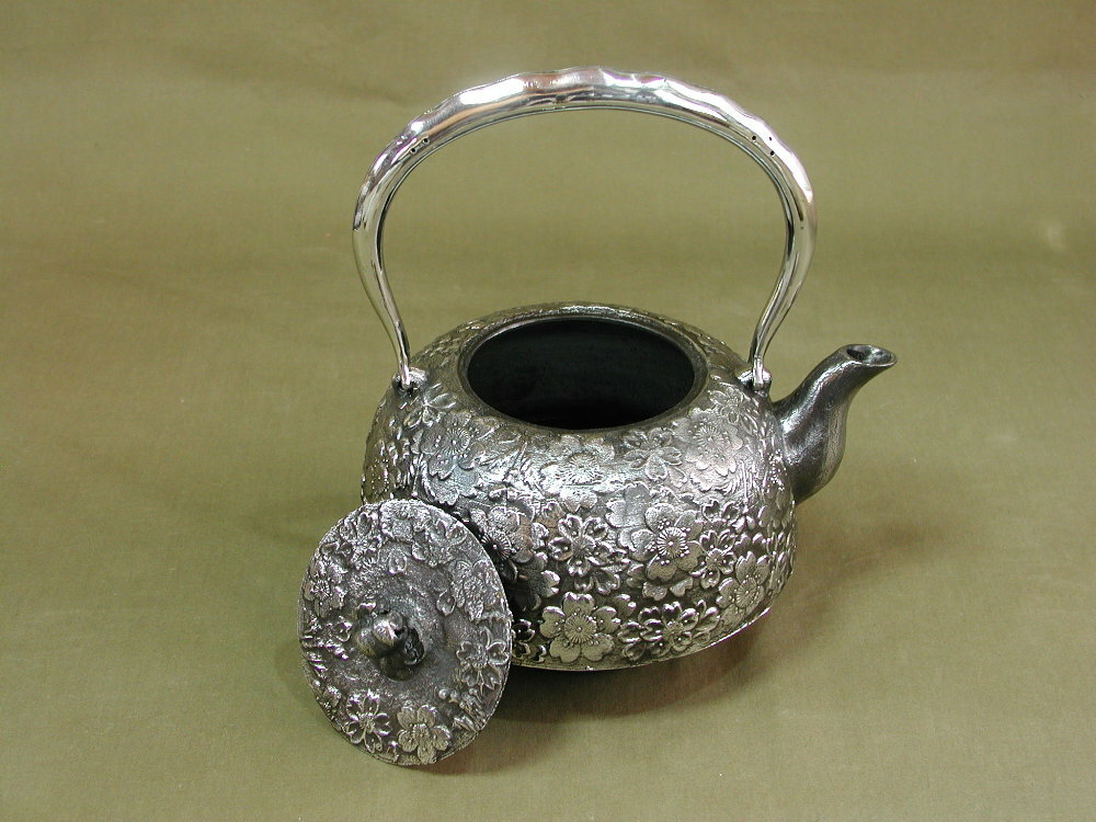 南部鉄瓶　平南部桜　小