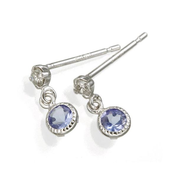 K18WG タンザナイトピアス 輝く18金の白い輝きと神秘的なタンザナイトの輝きが織りなす魅惑のピアス
