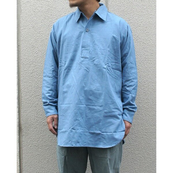 ■その他のバリエーション●他のお色、仕様はこちらから■37（S相当）■41（L相当）●上記でお探しのものが見つからない場合はこちらからその他の「当シリーズ」その他の「関連商品」■商品についてスウェーデン軍が放出したプルオーバーシャツで、1955年に開発されました。未使用のデットストック品です。生地裏は少し起毛しているので秋や春などにさらっと着ていただける一枚になっています。スウェーデン軍放出M55シャツサックスブルーはトレッキングやアウトドアに最適 サイズ39（M相当）で高品質な素材を使用し、耐久性に優れている アウトドア愛好家やミリタリーファンにおすすめ 青 スウェーデン軍放出M55シャツサックスブルーはトレッキングやアウトドアに最適 サイズ39（M相当）で高品質な素材を使用し、耐久性に優れている アウトドア愛好家やミリタリーファンにおすすめ■商品スペック【商品名】スウェーデン軍放出M55シャツサックスブルー未使用デットストック【型番】　JS116NN【材質】　コットン【カラー】　サックスブルー【サイズ】　37（S相当）　　身幅/58cm　　肩幅/46cm　　着丈/85cm　　袖丈/61cm　39（M相当）　　身幅/60cm　　肩幅/48cm　　着丈/85cm　　袖丈/61cm　41（L相当）　　身幅/62cm　　肩幅/50cm　　着丈/89cm　　袖丈/65cm　43（XL相当）　　身幅/66cm　　肩幅/52cm　　着丈/91cm　　袖丈/67cm【モデル】　男173cm×73kg（41装着）【保証書】　無し【仕様】　前立てボタン2コ【特記事項】軍放出の未使用デットストックです。製品の性格上、若干の汚れ、、畳シワが有るのも御座いますので予めご承諾下さい。使用には支障御座いませんので御安心下さい。以上による、御返品はお受けできませんので、予めご承諾下さい。◇カテゴリー： ホビー＞エトセトラ＞ミリタリー＞ウェア　（キーワード： TCC494532 RDA0003906357 6925043 スポーツ アウトドア アウトドア アウトドアウェア アウトドアウェア ウェア メンズウェア スウェーデン軍放出M55シャツサックスブルーはトレッキングやアウトドアに最適 サイズ39（M相当）で高品質な素材を使用し、耐久性に優れている アウトドア愛好家やミリタリーファンにおすすめ 青)※夢の小屋では売れ筋の人気商品を激安 の特価でセール 中！ 便利 で機能的！ 耐久性も抜群、厳選した安全と信頼の商品を格安 割引き！ 全品 低価格にて販売いたしておりますので是非ご覧下さい。スウェーデン軍放出M55シャツサックスブルーはトレッキングやアウトドアに最適 サイズ39（M相当）で高品質な素材を使用し、耐久性に優れている アウトドア愛好家やミリタリーファンにおすすめ 青 スウェーデン軍 放出 M55 シャツ 39 M相当 サックスブルー 綿 コットン 未使用 デッドストック ミリタリーウェア 軍モノ 青品番：C15-0048636938■ご購入について●ご決済後1日〜5日営業日内に発送させていただきます（土日祝・休業日を除く）。●商品の引き当てはご決済順となりますため入れ違いで完売する事がございます。その際にはご返金にて対応させていただきますので、どうか予めご了承下さいませ。●送料無料の商品でございます。なお、沖縄県、離島地域は配送不可となります。（下記、商品説明にて上記への配送が不可の場合はお承りできません）●到着日時のご要望お承りいたします。発注時にご指定出来なかった方はご注文時の「コメント欄」、もしくは商品ページ内の 「お問い合わせ」 よりご要望下さい。本商品のご指定可能なお届け日は、ご注文からおよそ7営業日以降が目安(ご指定が無い場合は最短出荷)となります。また、ご指定可能なお届け時間帯は、午前中、12時〜14時、14時〜16時、16時〜18時、18時〜20時の何れかとなります。特に到着日時のご指定がない場合は最短での出荷となります。※日時指定は到着予定を保証するものではございません。交通状況や配送会社の都合によりご依頼通りに配送ができな場合がございます。●お写真にはシリーズ商品の一例や全セットの画像が掲載されている場合がございます。お色・サイズ・タイプ・セット内容等にお気をつけいただき、お求めの商品に相違が無いか必ず下記の商品仕様にてご確認下さい。商品仕様： スウェーデン軍 放出 M55 シャツ 39 M相当 サックスブルー 青 綿 コットン 未使用 デッドストック ミリタリーウェア 軍モノ●商品到着より7日以内の初期不良はメール、もしくはお電話にてご連絡下さい。早急に商品の無償交換、もしくは返品・返金にてご対応させていただきます。なお、こちらの商品はご注文後のキャンセル、変更、及び初期不良以外の交換、ご返品がお承りできない商品でございます。ご注文の際には十分ご注意下さいますようお願い申し上げます。◇カテゴリー： ホビー＞エトセトラ＞ミリタリー＞ウェア　（キーワード： TCC494532 RDA0003906357 6925043 スポーツ アウトドア アウトドア アウトドアウェア アウトドアウェア ウェア メンズウェア スウェーデン軍放出M55シャツサックスブルーはトレッキングやアウトドアに最適 サイズ39（M相当）で高品質な素材を使用し、耐久性に優れている アウトドア愛好家やミリタリーファンにおすすめ 青)※夢の小屋では売れ筋の人気商品を激安 の特価でセール 中！ 便利 で機能的！ 耐久性も抜群、厳選した安全と信頼の商品を格安 割引き！ 全品 低価格にて販売いたしておりますので是非ご覧下さい。