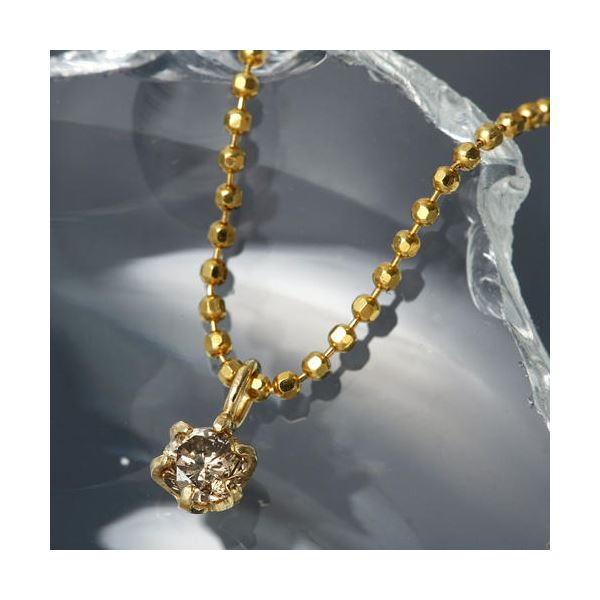 K18シャンパンダイヤモンドペンダント/ネックレス 華麗なる18金の輝き、シャンパンカラーのダイヤモンドが煌めくネックレス 贅沢な輝きが魅せる、上品でエレガントなペンダント 特別な日のための輝かしいアクセサリー