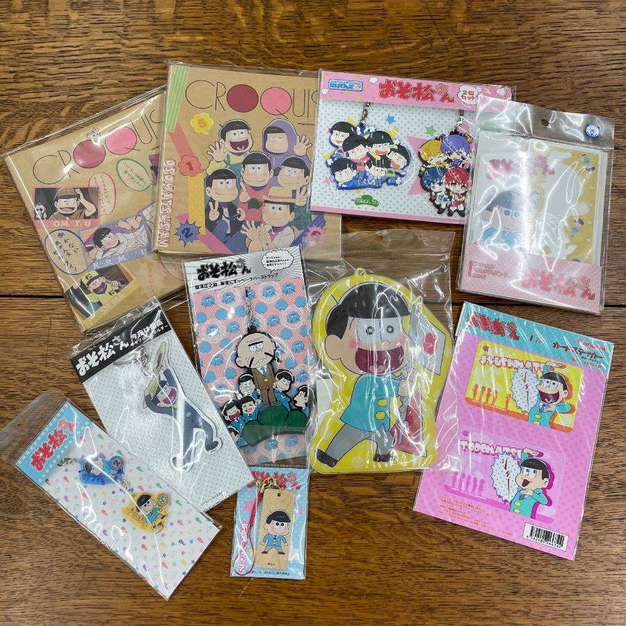 楽天廣田書店おそ松さん グッズ おそまつ おそ松 十四松 グッズ 10点セット パスケース アクリルキーホルダー ラバーストラップ ICカードステッカー セット キャラ グッズ キャラクター かわいい まとめ売り 福袋 【あす楽】 アニメ キャラクター