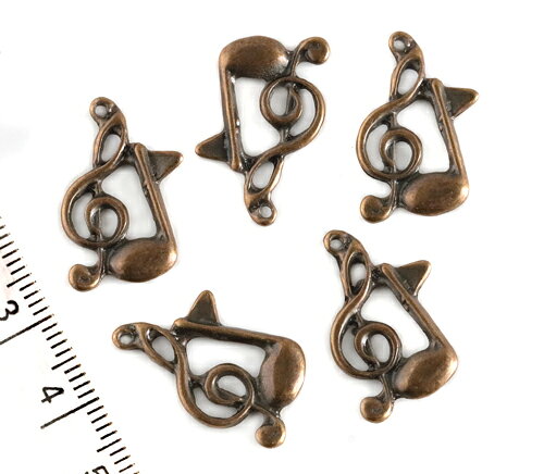 【メタル楽器パーツ】ト音記号と音符 銅古美 1個 カン付き