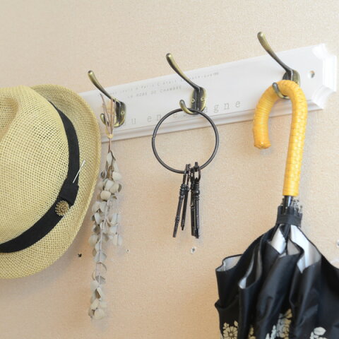 壁掛け木製4連ダブルフックホワイト【石膏ボード用アンカープレゼント/賃貸取り付け(ビス穴2個)/金具/ハンガー/引っ掛け/洋服掛け/ウォールフック/アンティーク/収納/おしゃれ/長い/ロング/白/日本製】【MTB006】