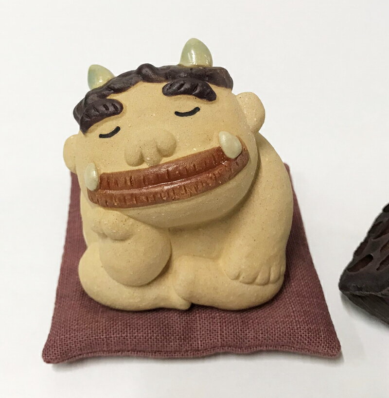 よいしれ鬼 (座布団別売り)陶人形:羽田桂子/