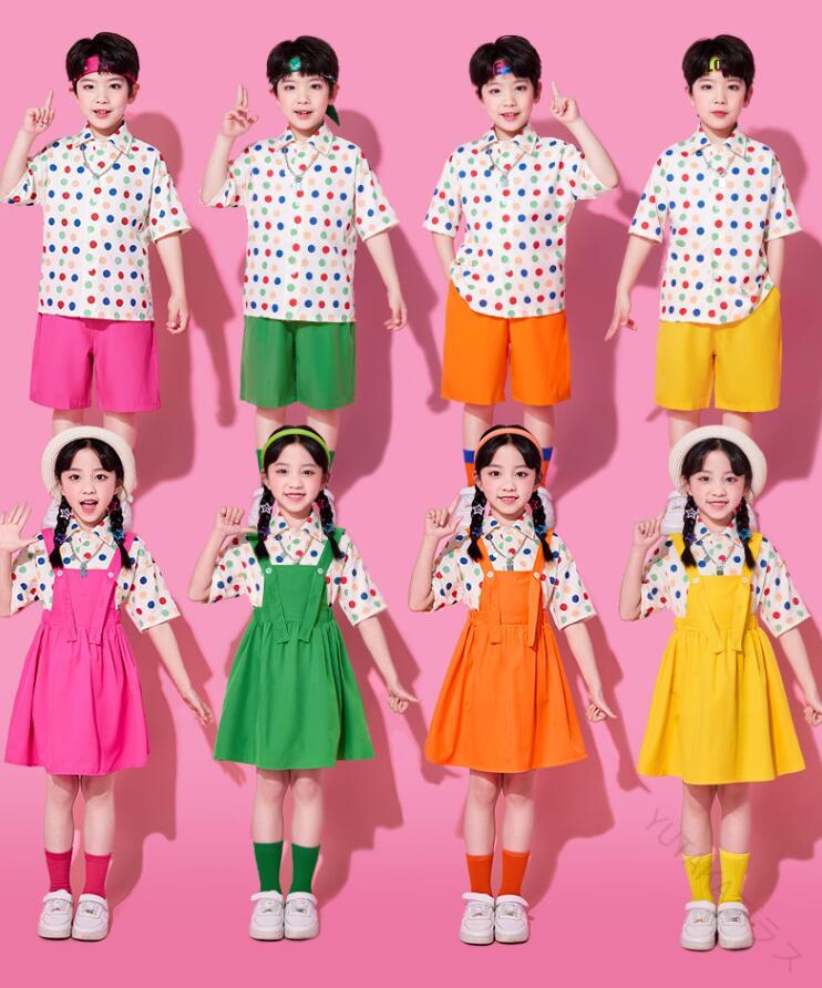 キッズダンス衣装 チアガールダンス ドッド柄 可愛いサロペットスカート シャツ＋ショートパンツ ジャンパースカート 舞台ダンスウェア 半袖シャツハーフパンツセット 靴下付き 女の子 男の子 学園ダンス衣装 チアダンス 運動会 普段着 旅行 イベント ステージ用