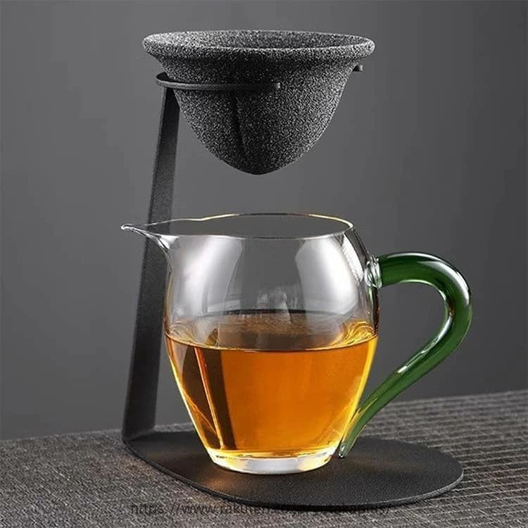 YUTAKAプラスのコーヒーフィルター 茶漉し スタンドセット 無孔 セラミックフィルター 茶漉し&コーヒードリッパー対応 微細孔フィルター コーヒー濾過器 ペーパーレス フィルター不要 繰り返し 耐久性 おしゃれ 茶器アクセサリー コーヒー用具 茶がら除去 陶器 カップ付き｜アングル2