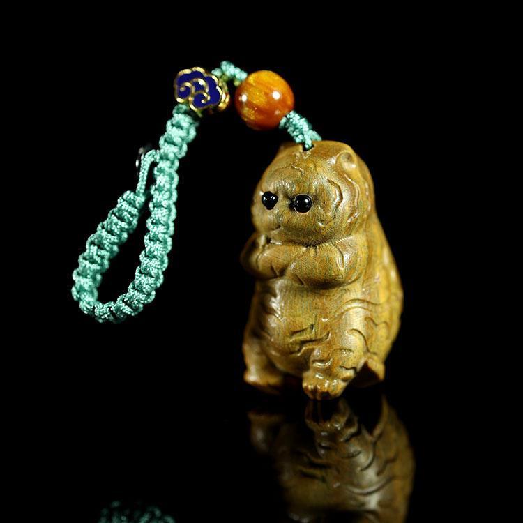 ・カラー: 緑檀虎 単体, 緑檀虎 キーホルダー, 緑檀虎 吊り飾り, 黄楊木 単体, 黄楊木 キーホルダー, 黄楊木 吊り飾り・サイズ: 約35×22×22mm・素材: 木製 【原産国／製造国: 中国】 .【予約販売5〜12営業日での発送】。 指定された配送時間は承っておりません。【もっと商店】