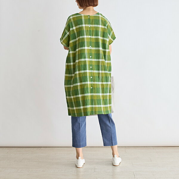 【栗原はるみ/ウエア/ギフト包装可】 コットンシャーリングチェックワンピース 2way/ 栗原 はるみ ワンピース シャツワンピース リラックスワンピース 大人可愛い 前後着用 チェック柄 カジュアル おうち着 お出かけ 大人 レディース 夏 涼しい