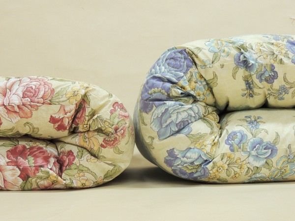 ＼夏のボーナス最終SALE!/クッション 座布団 座布団 日本製 ワイド&ロングごろ寝長座布団 ボリュームa3434710 a3434720 FL-3512 ふかふか ボリューム ワイド ロング 寝心地抜群 ヒモ 2タイプ 日本製 [3]