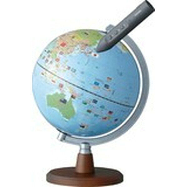 ●球の大きさ、種類によって情報量が整理された地図データ、楽しく学べる地球儀スケールの付属など学びやすい工夫をふんだんに盛り込みました。 ●タッチペンで国や国旗をタッチするとタッチペンが世界の国情報を教えてくれます。 ●約195ヵ国の国旗をイラストで表記しています。国名と一緒に国旗も学ぶことができます。 ●平面地図では解りにくい「距離／方向／大きさ比較」をレイメイオリジナルの地球儀スケールなら簡単に学べます。 ●2点間の距離を測れます。ある地点を中心とした方位を学べます。日本の大きさと他国の大きさを比べられます。 ●本体サイズ： W210×H287×D200mm ●本体重量： 550g ●素材： 地球儀:ハイインパクトスチロール、フレーム:ABS、支柱:木製、台座:MDF ●タイプ： 行政タイプ ●球径： 20cm ●縮尺： 約1/62,815,000 ●電源： 単4形乾電池x2本（別売） ●付属品： タッチペン、取扱説明書（保証書付）、地球儀スケール（意匠登録） ※本地球儀の地図は、製造上、赤道付近で重ね合わせますので、若干のズレが生じる場合がございます。ご了承お願い致します。 【メーカー名】（株）レイメイ藤井 【メーカー品番】OYV46