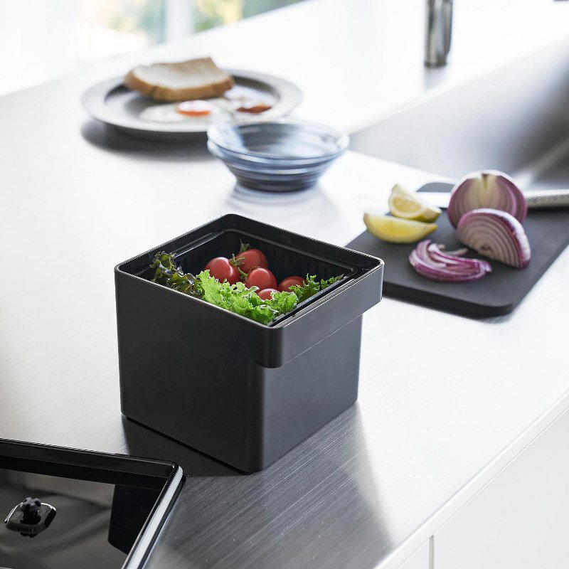 山崎実業　電子レンジ・食洗機対応 ザル付き保存容器 タワー ブラック 4903208017787　【品番：01778】