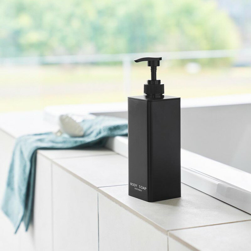 山崎実業　たっぷり洗剤が出るディスペンサー タワー ボディソープ ブラック 4903208015431　【品番：01543】