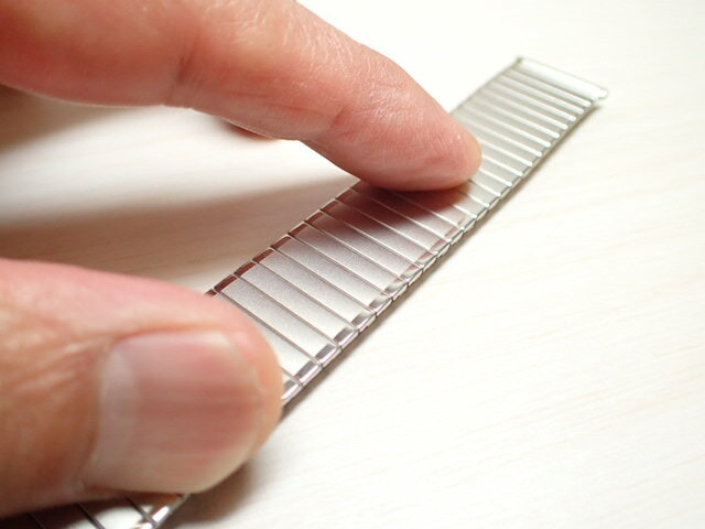 18mm 時計バンド(腕時計）ベルト18mm ステンレススチール ブレスレット メタル 時計ベルト・バンド バネ棒 サービス付き 18mm 時計ベルト 525円で販売していますバネ棒をサービスでお付けします