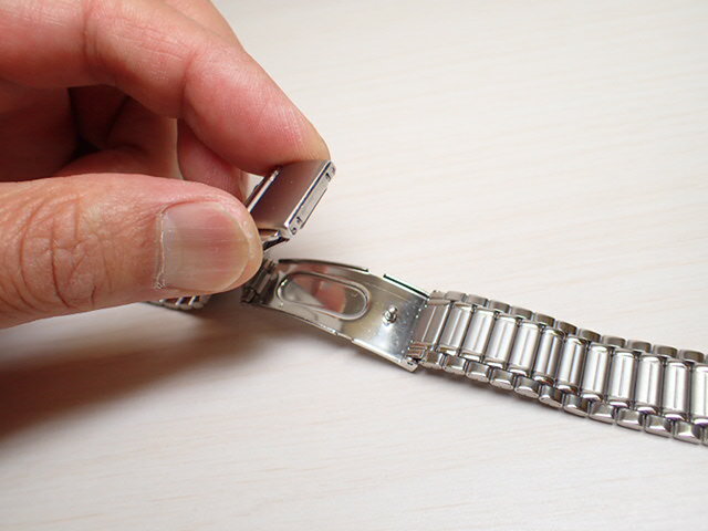 18mm 時計バンド(腕時計）ベルト18mm ステンレススチール ブレスレット メタル 時計ベルト・バンド バネ棒 サービス付き 18mm 時計ベルト 525円で販売していますバネ棒をサービスでお付けします