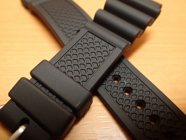 【あす楽】 Traser トレーサー 腕時計 純正 ラバーストラップ バンド ベルト バネ棒つき BLACK ブラック 9031702 正規輸入品 22mm【あす楽】