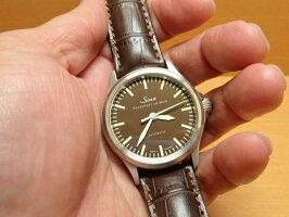 ジン腕時計SINN556BROWNLIMITEDEDTION優美堂のジン腕時計はメーカー保証2年つきの正規輸入商品です