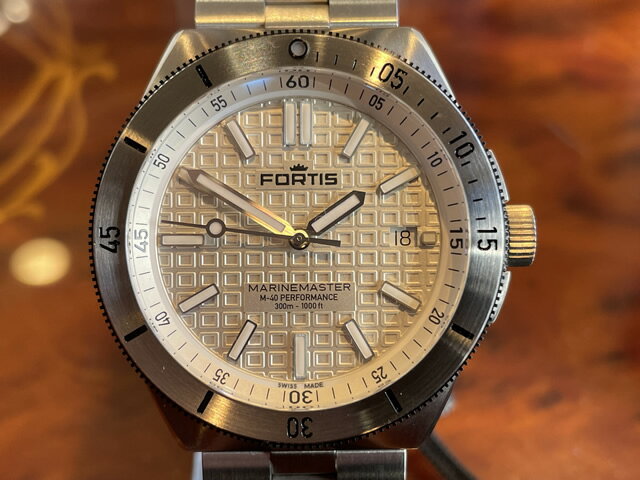 フォルティス 【あす楽】 FORTIS フォルティス マリンマスターM-40 スノー・ホワイト ステンレススチールブレスレット仕様 腕時計 40mm Ref.F8120010 【日本正規代理店商品】お手続き簡単な分割払いも承ります。