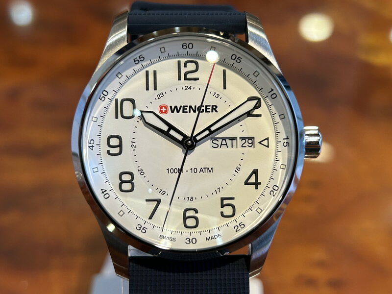 ウェンガー 腕時計（メンズ） ウェンガー WENGER 腕時計 Attitude アティチュード デイデイト 42mm ホワイト文字盤 01.1541.126 クォーツ 国内正規品 優美堂のウェンガーは安心のメーカー保証3年付き日本正規商品です 【あす楽】