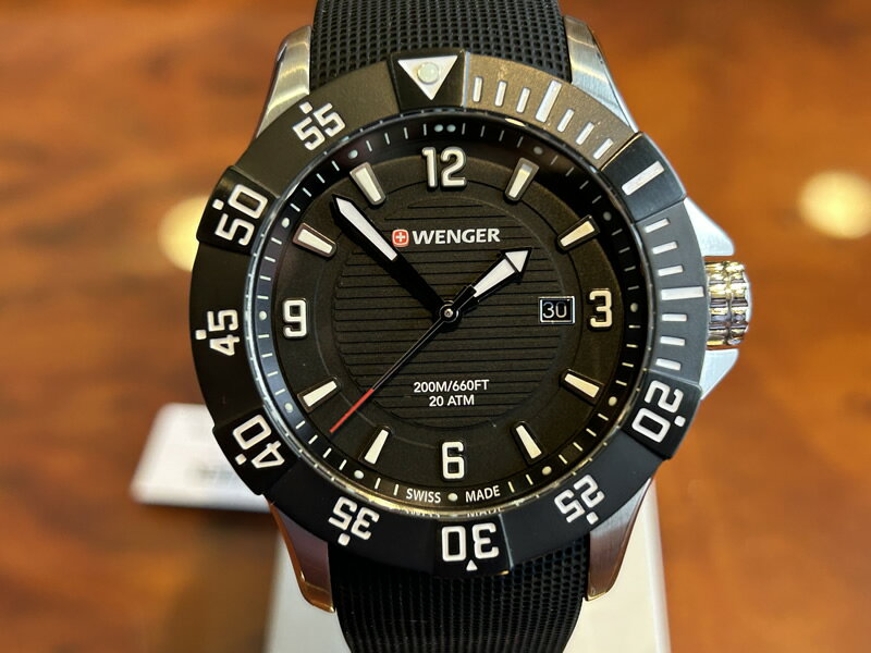 ウェンガー 腕時計（メンズ） 【あす楽】 ウェンガー WENGER 腕時計 Seaforce シーフォース 43mm ブラック文字盤 01.0641.132 クォーツ 国内正規品 優美堂のウェンガーは安心のメーカー保証3年付き日本正規商品です