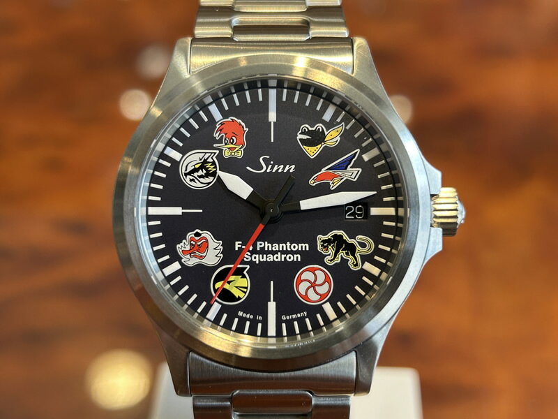 ジン SINN 556.F-4.II ファントム 日本限定200本 腕時計 お手続き簡単な分割払いも承ります。月づきのお支払い途中で一括返済することも出来ます。