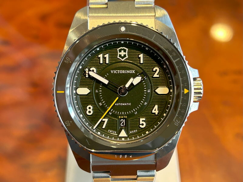 ビクトリノックス 腕時計（メンズ） ビクトリノックス VICTORINOX ジャーニー Journey 1884 グリーン文字盤 自動巻き 242015 日本正規品 メンズ 腕時計 お手続き簡単な分割払いも承ります。月づきのお支払い途中で一括返済することも出来ますのでご安心ください。