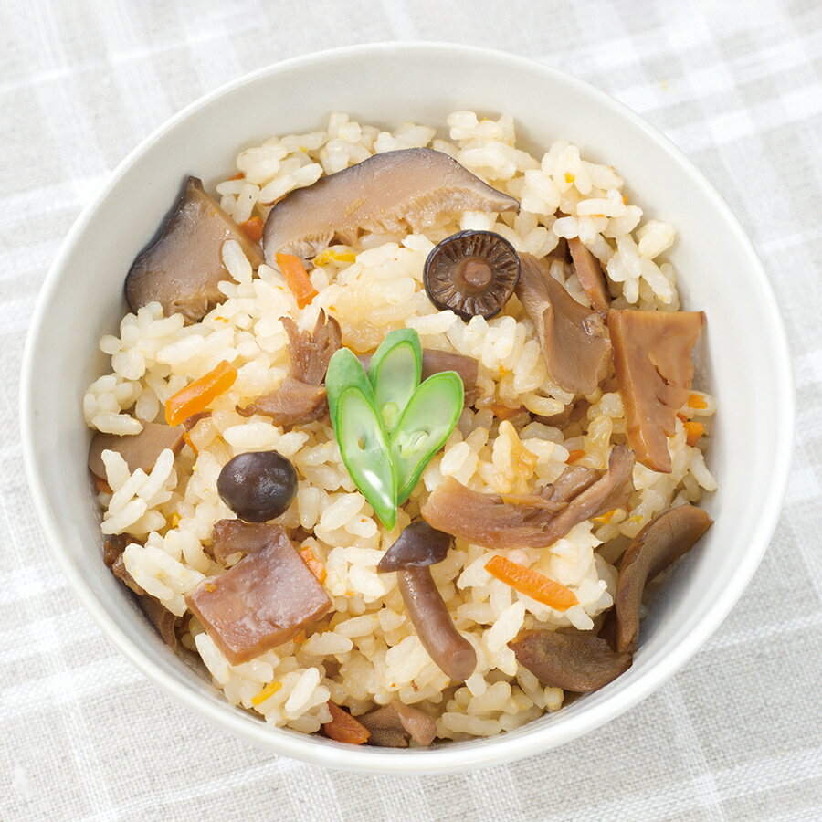 無添加きのこごはんの素 140g★舞茸(国産)、ぶなしめじ(国産)、にんじん(国産)、椎茸(国産)使用★天然醸造調味料使用★砂糖・動物性原料不使用★2個までネコポス便可