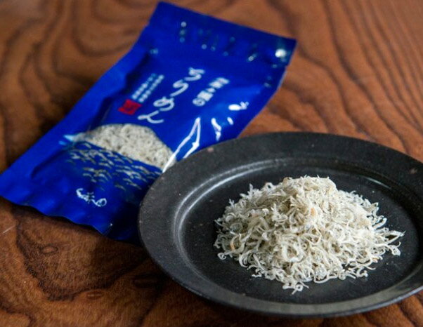 漁師さんのちりめん無茶々園のちりめん 40g×2個冷蔵品★クール冷蔵便★愛媛県明浜の海産★獲れたてしらすをそのまま茹で上げ天日干し。