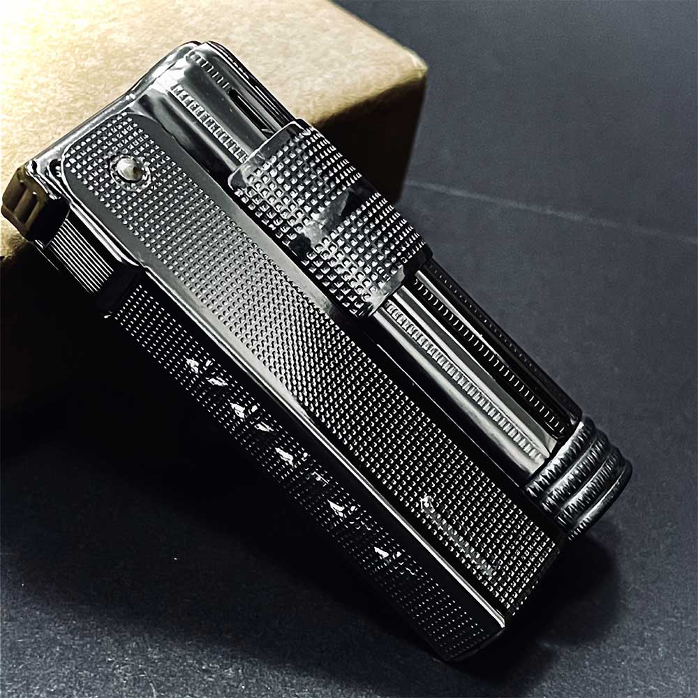 本体サイズ:高さ6.2cm×幅2.7cm×厚さ1.4cm 本体重量:40g 素材:ステンレス