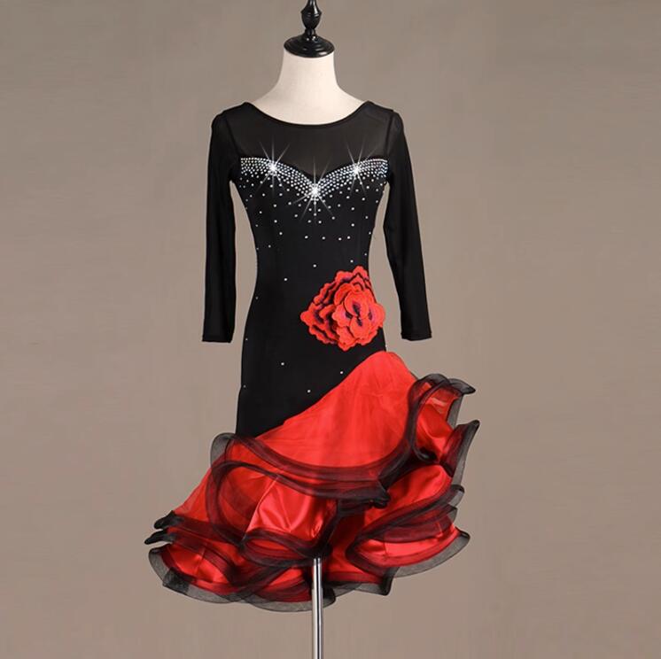 ラテンダンスドレス モダン衣装 ダンスウェア ワルツ 社交ダンス ステージ衣装 ゴージャス 競技用のド..