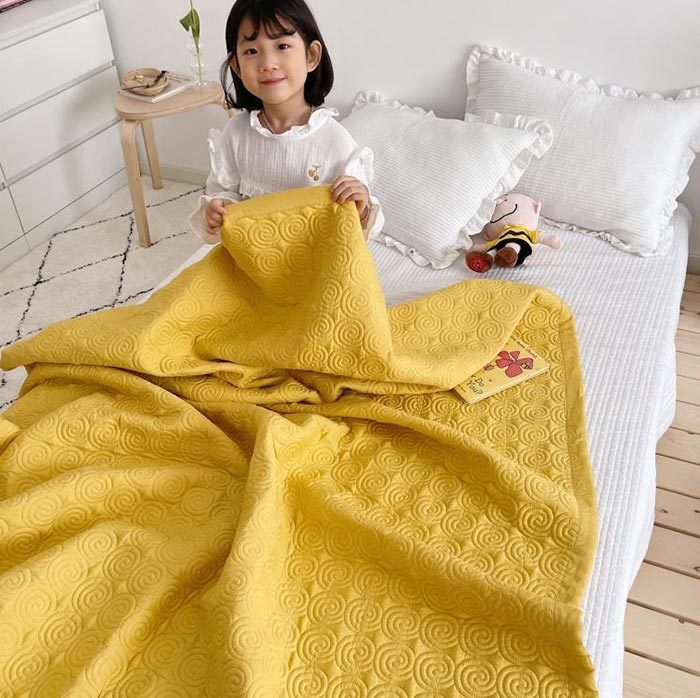 掛け布団 かけ布団 肌掛布団 肌布団 北欧 夏用 無地 洗える ひんやり 涼しい 可愛い 肌布団 掛け布団 涼感 軽く 防ダニ 子供用布団 春夏 床暖房対応 子供用 子ども用寝具 男の子 女の子 110X140cm [3]