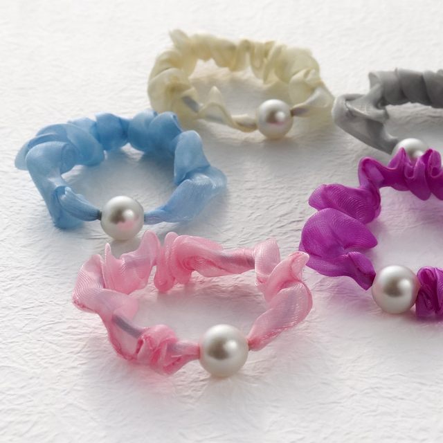 パール付きシュシュ ヘアゴム パール 付き シュシュ パール付きヘアゴム からまない かわいい ビーズ リングゴム おしゃれ 大人 大人っぽい キッズ 子供 人...