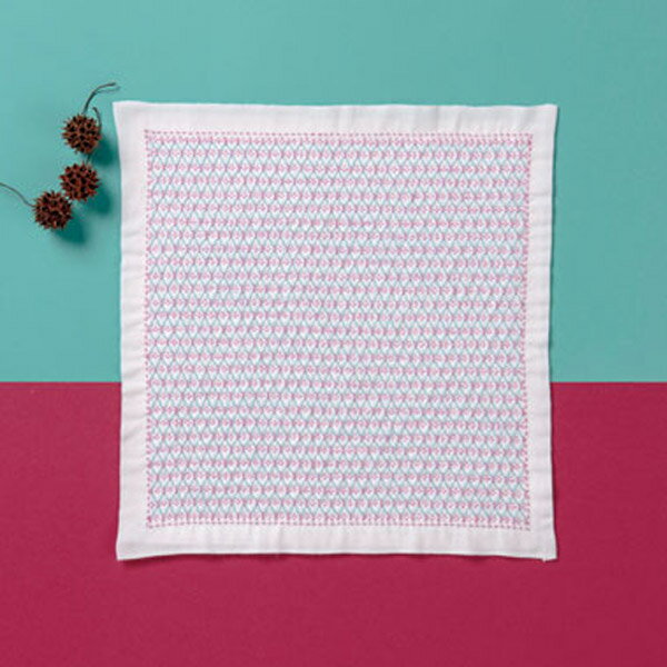 刺しゅうキット 『くぐり刺しキット 亀甲花刺し SK-352』 Olympus オリムパスのサムネイル