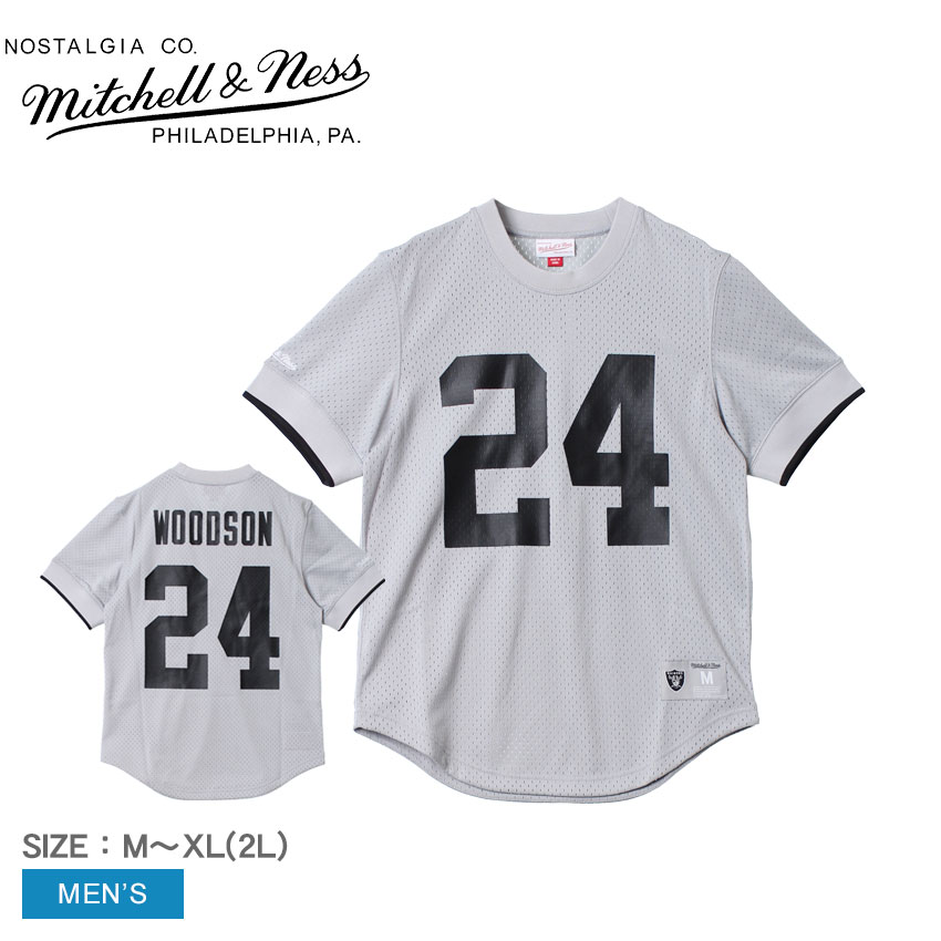 《アイテム名》 ミッチェルアンドネス ゲームシャツ MITCHELL ＆ NESS メンズ メッシュ クルーネック ロサンゼルス・レイダース チャールズ・ウッドソン NNMPMG18061-LAICHRM06CWO 《ブランドヒストリー》 Mitchell ＆ Nessは、1904年にアメリカ・フィラデルフィア州の同市内において、レスラーかつテニスのチャンピオンだったフランク・P・ミッチェルと、スコットランド人ゴルファ−のチャールズ・M・ネスにより創設されました。高品質・高縫製技術をモットーに、現代でもNBA(バスケットボール)、MLB(野球)、NFL(アメフト)、NHL(アイスホッケー)、NCAA(大学スポーツ協会)、MLS(サッカー)のアメリカ4大スポーツを完全サポートし、多くの公式トレーニングウェアのライセンスウェアを取り扱っています。世界中に愛好家を抱え魅了し続けるヴィンテージジャージの老舗ブランドです。 《アイテム説明》 ミッチェルアンドネスより「メッシュ クルーネック ロサンゼルス・レイダース チャールズ・ウッドソン」です。NFLチームLos Angeles Raidersのゲームシャツ。Charles Woodsonモデルのアイテムとなっております。 《カラー名/カラーコード/管理No.》 ロサンゼルス・レイダース/-/"23820521" こちらの商品は、並行輸入により海外から輸入しております。製造・入荷時期により、細かい仕様の変更がある場合がございます。上記を予めご理解の上、お買い求め下さいませ。 関連ワード： ゲームシャツ NFL Los Angeles Raiders ロサンゼルス・レイダース Charles Woodson チャールズ・ウッドソン アメリカンフットボール アメフト Las Vegas Raiders ラスベガス・レイダース ロゴ プリント 半袖 メッシュ クルーネック ZSPO date 2023/03/23Item Spec ブランド MITCHELL ＆ NESS ミッチェルアンドネス アイテム ゲームシャツ スタイルNo NNMPMG18061-LAICHRM06CWO 商品名 メッシュ クルーネック ロサンゼルス・レイダース チャールズ・ウッドソン 性別 メンズ 原産国 China 他 素材 本体：ポリエステル 100％ 採寸 単位(cm) 身幅 肩幅 袖丈 裄丈 着丈 M 53 47 25 48.5 73 L 57.5 50 26 51 77 XL(2L) 63.5 54 26.5 53.5 78.5 ※上記サイズは、実際に同一の商品を採寸した結果です。 商品によっては個体差がありますので誤差がでることが御座いますので参考目安としてご覧下さい。また、測定方法によっても誤差が生じますので、予めご了承ください。 サイズについて詳しくはこちらをご覧下さい。 当店では、スタジオでストロボを使用して撮影しております。商品画像はできる限り実物を再現するよう心掛けておりますが、ご利用のモニターや環境等により、実際の色見と異なる場合がございます。ご理解の上、ご購入いただけますようお願いいたします。 ▲その他アイテムはこちら