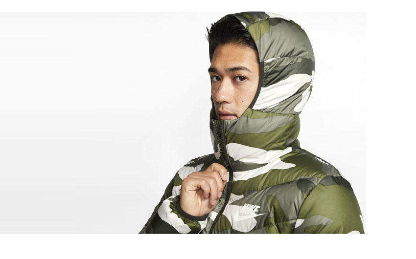 NIKE ナイキ ダウンジャケット カーキ フィルダウン ウィンドランナー AOP フーディジャケット BV4764 メンズ アウター ダウン ウェア ブランド ストリート スポーツ スポーティ カジュアル デイリー カモフラ カモフラージュ柄 上着 羽織 防寒 緑