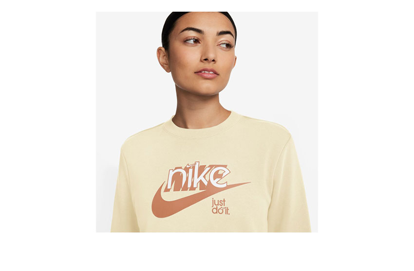 ナイキ スウェット レディース スポーツウェア クラブ フリース フレンチ テリー グラフィック クルーネック スウェットシャツ NIKE FN3629 ブランド ウェア トレーナー スポーティ カジュアル カットソー トップス ロゴ プリント シンプル 国内正規品