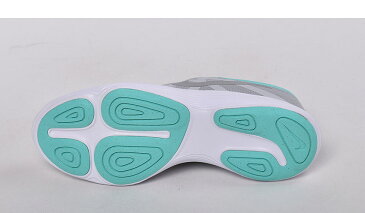 【▼クーポンで100円引き】ナイキ スニーカー レディース キッズ 子供 レボリューション 4 GS NIKE 943306 シューズ ブランド ローカット カジュアル シンプル 男の子 女の子 ユニセックス スポーティー スポーツ ランニング トレーニング ジム 靴 運動 定番 人気
