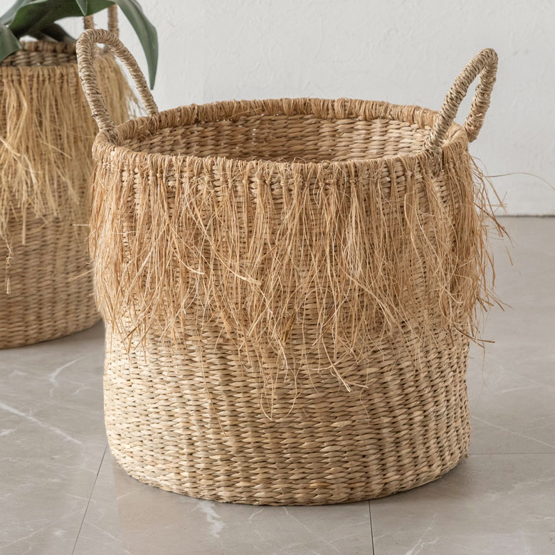【最大500円クーポン】 バスケット かご Lサイズ フリンジ シーグラス ラウンド W 35cm D 35cm H 32cm ハンドル付き かご 籠 収納バスケット おもちゃ入れ 荷物入れ 玄関 スリッパ 収納 ランドリーバスケット おしゃれ リゾート ナチュラル モダン 西海岸風 塩系 男前[51291]