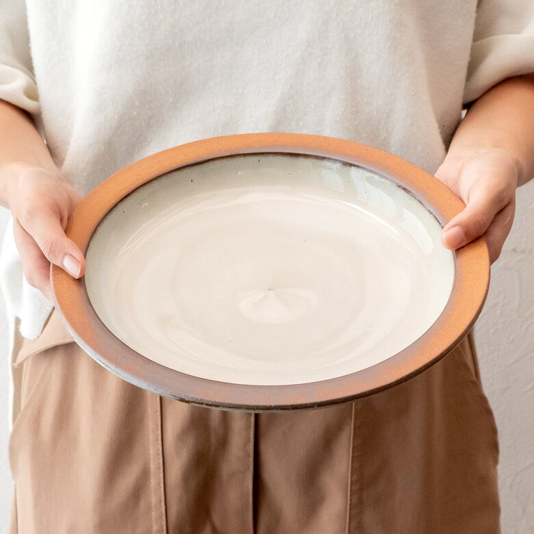 【最大500円クーポン】 皿 プレート 直径27cm ホワイト ブラウン 丸皿 平皿 九寸皿 大皿 ツートーン シンプル ナチュラル おしゃれ 和食 洋食 ダイニング キッチン アイボリー ブラウン テラコッタ カフェ キッチン小物 シリーズ[90149] zakka-elements-10008386 生活雑貨のネットショップELEMENTS サンプル画像2