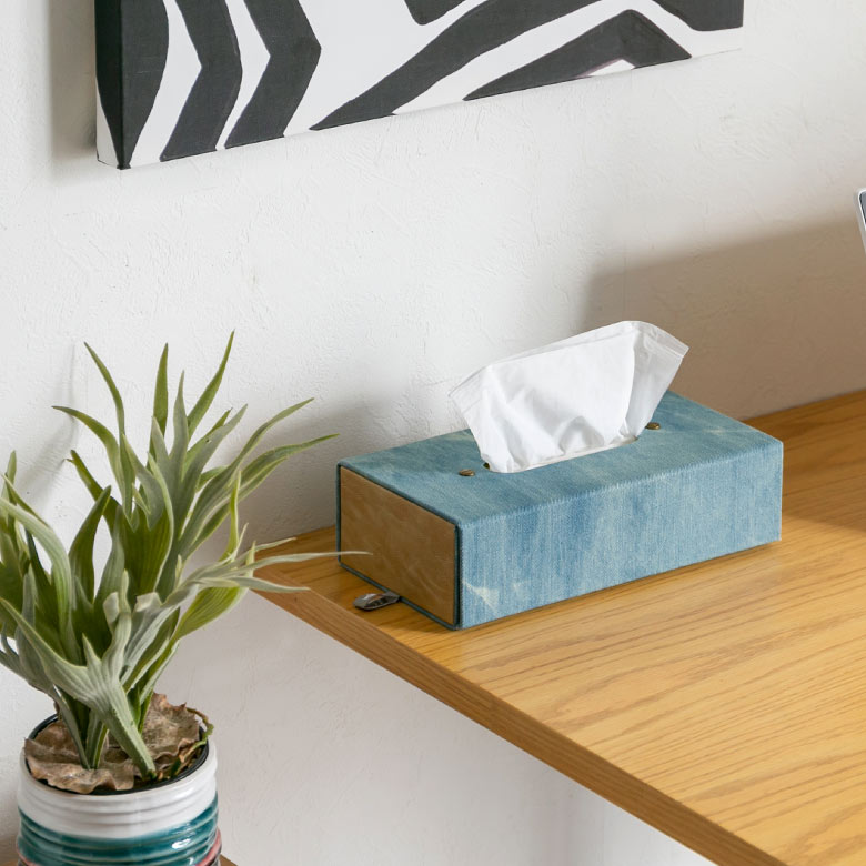 【最大5%OFF!合わせ買いクーポン配布中!】 ティッシュケース ティッシュボックス 折り畳み W 26 × D 14 × H 7.7 cm ベージュ デニム ブルー ネイビー ティッシュ ボックス カバー ケース 折り畳み式 コンパクト ループ付き おしゃれ シンプル カジュアル 西海岸[90398]