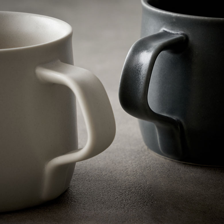マグカップ コーヒーカップ 270ml 日本製 約 W 11cm D 8.5cm H 7.5cm ホワイト グレー スープカップ 食器 コップ カップ マグ 磁器 コーヒー スープ 紅茶 器 電子レンジ 食洗機 OK 可能 対応 おしゃれ 北欧 雑貨 シンプル kinto キントー FOG [94173] zakka-elements-10009882 生活雑貨のネットショップELEMENTS サンプル画像3