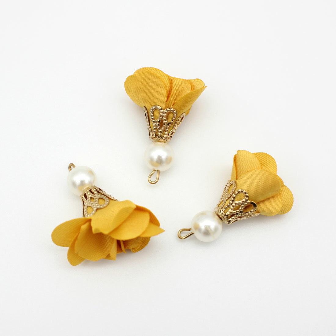 薔薇のスクエアピアス イヤリング〜yellow ivory〜