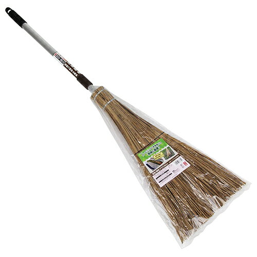 ■商品名 お庭ホーキ アルミ柄伸縮 ■ブランド名 千吉 ■規格 SGB-13 ■商品サイズ 幅280×高さ960×奥行き45mm 重量400g ■用途 お家周りの清掃作業。 ■機能・特徴 収納&携帯性に便利な伸縮タイプです。 ヤシの葉脈から作った、太くて弾力のある穂先で、落ち葉や小石など、大きなゴミをしっかり掃きだします。 面の清掃や、ブロックの筋、ブロック角の清掃に便利な形状です。 柄は天然木を使用、手にしたときの感触がナチュラルです。 ■仕様 全長：最短約960～最長約1,300mm 伸縮タイプ ■注意事項 製品本来の用途以外には使用しないでください。 説明書、商品パッケージ等に記載されている内容を十分にご確認頂き、正しく安全にご使用ください。