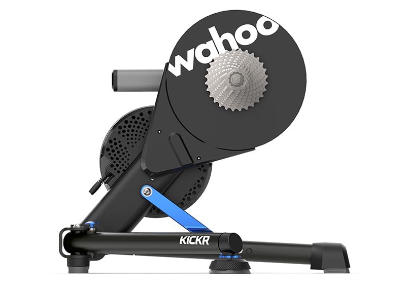 ◆商品名：Wahoo (ワフー) KICKR (キッカー) スマートバイクトレーナー Wi-Fi対応 WFBKTR122サイズ（展開時）：50.8cm（長さ）×71.1cm（幅）× 43.2cm（高さ） 重さ：21.3kg ホイールサイズ：24”・650C・700C・26”・27.5”・29” ハブタイプ：130mm/135mmクイックリリース 12×142/12×148スルーアクスル ドライブトレイン：11スピード/（8/9/10コンバーチブル） 負荷方法：マグネット式 最大出力：2,200W データ誤差：＋－1％ 最大斜度設定：20％ ソフトウェア アップデート方法：自動（ワイヤレス） 他社パワーメーター使用：可 計測データ：スピード、距離、パワー、ケイデンス 商品のカラー・サイズについて 商品のカラーはディスプレイの種類等により、実物と異なって見える場合がございます。 掲載商品の仕様、ロゴ等のデザインは改良のため、変更される場合がございます。 また、メーカーが発表していない寸法や個人的なフィット感についてはお答えいたしかねます。あらかじめご了承ください。 寒さ対策 乾燥 　正月 年末商戦 年末年始 お年玉　新年会　成人式