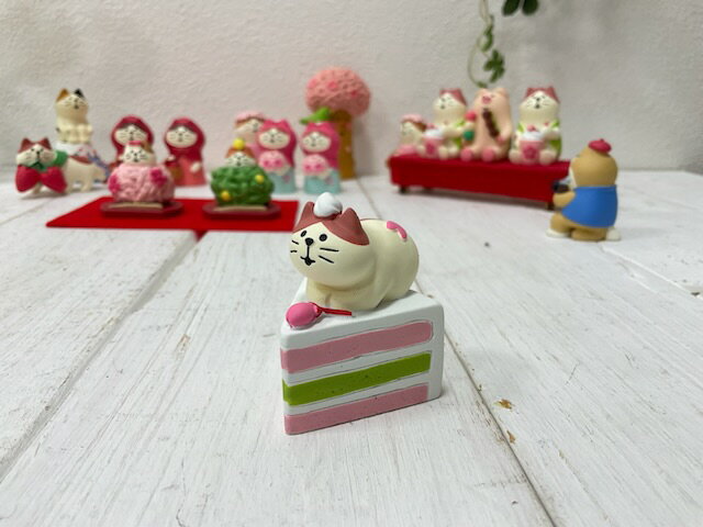 コンコンブル 桜ケーキ猫 62786マスコット 飾り ミニチュア 置物 インテリア オシャレ ケーキ 猫 ネコ ねこ 癒し お花見