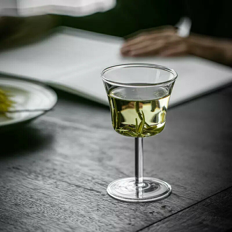 美しい脚付グラス ゴブレット 100ml 耐熱ガラス ワイングラス ブランデーグラス シャンパングラス ティーカップ ティーグラス カクテルグラス 電子レンジOK 贈り物 記念日【送料無料】