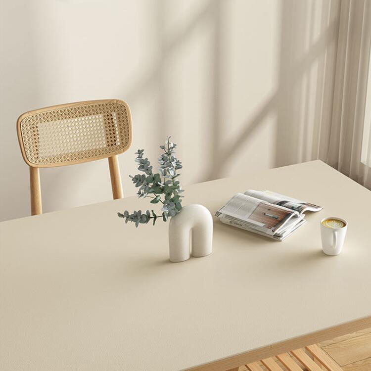 テーブルマット テーブルクロス PVC 北欧風 テーブルマット 防水防油 耐熱 汚れ防止 傷つき防止 食卓カバー デスクマット マルチカバー高級感 ダイニング おしゃれ 無地 長方形 正方形 撥水 家庭用 7色 シンプル 純色 上品 耐熱性良い 滑り止め 一人暮らし